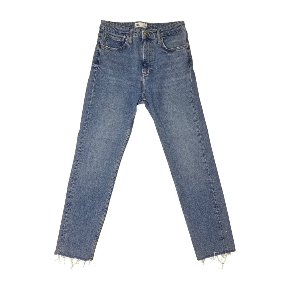 Zara High Waisted Straight‎ Leg Jeans Medium Wash Blue Raw Hem Size 6 Streetwear